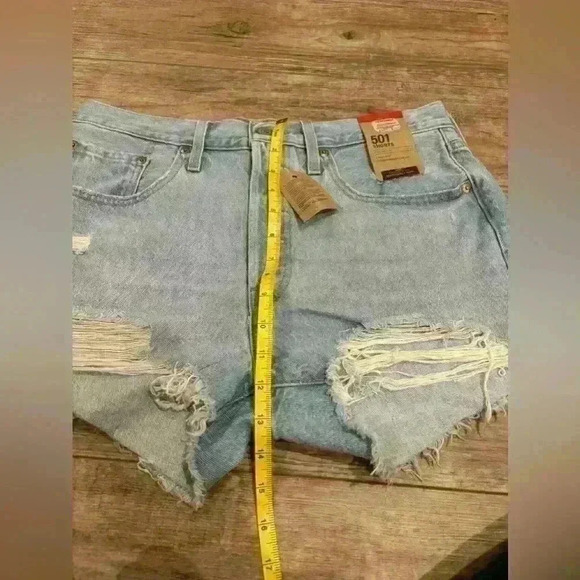 NEW Levi’s 501 Original Fit High-Rise Women’s Jean Shorts - Picture 6 of 11